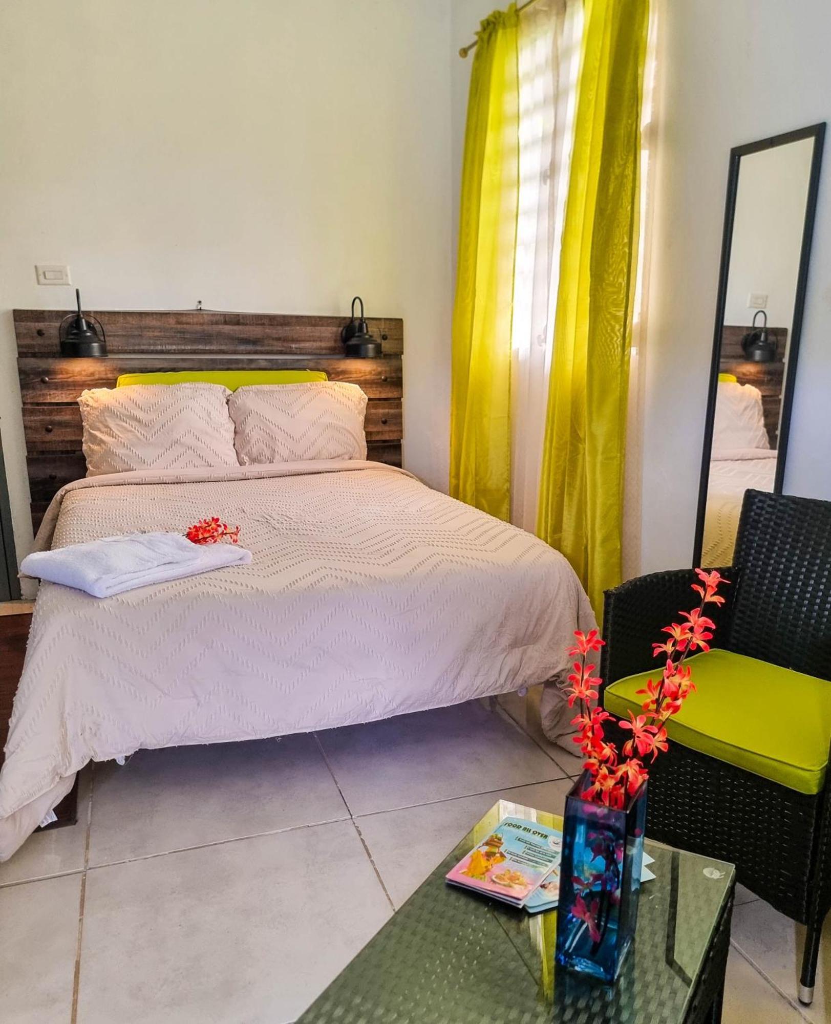 Cattleya Flor Hotel Ораньестад Экстерьер фото